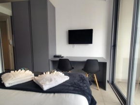 Studio em Moema, novo, ao lado do shopping Ibirapuera
